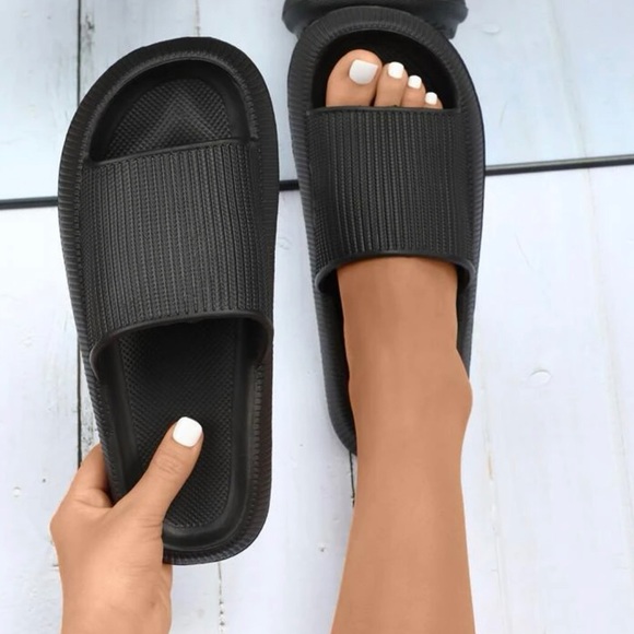 Black Cloud Slides - Picture 2 of 6